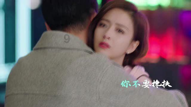 短款长袖上衣搭配豹纹包臀裙，简约时髦显气质，你觉得这样穿搭高级吗？