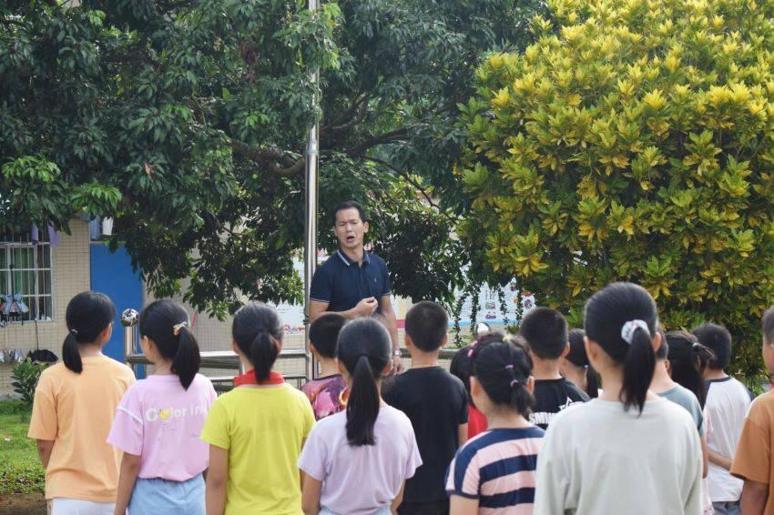 市值“蒸发”30亿港元!东方甄选发财报,俞敏洪出来回应